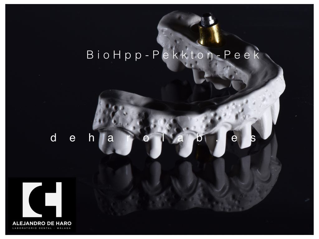 Digitalis Estudio Dental hombre en tratamiento dental